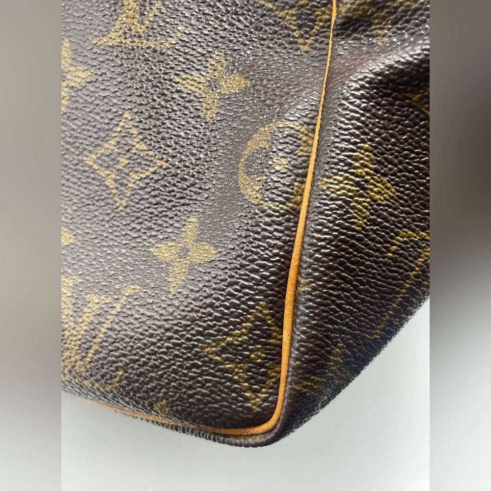Louis Vuitton Monogram Speedy 30 Bag - Picture 4 of 15